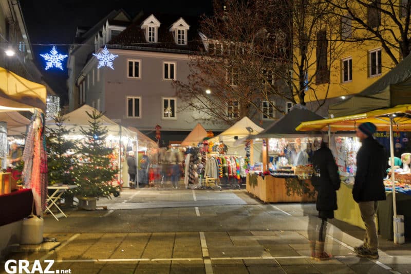 Was bietet der Christkindlmarkt am Tummelplatz?